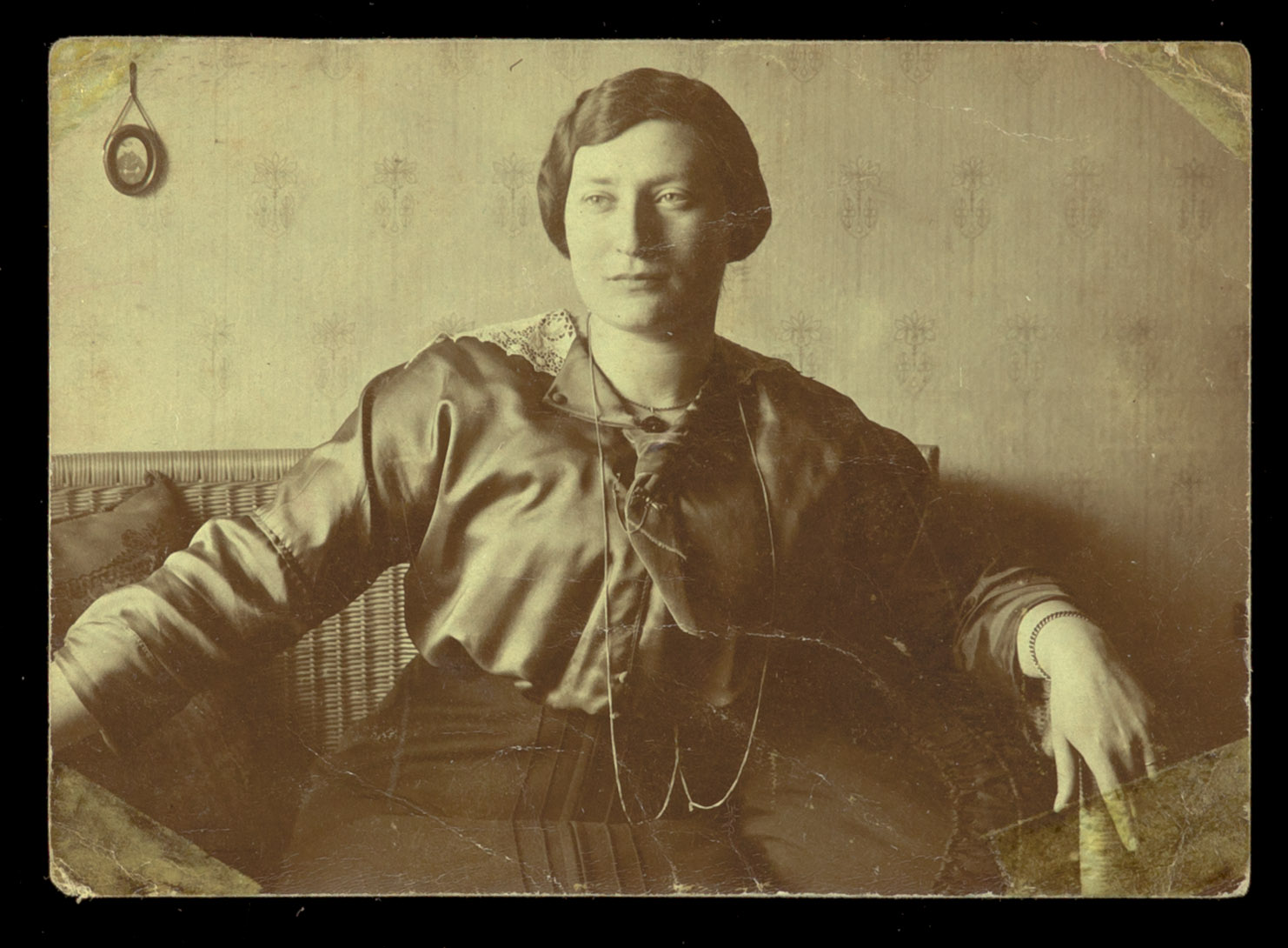 Photograph of Dorothea Jacoby (née Salinger), c. 1905-1910